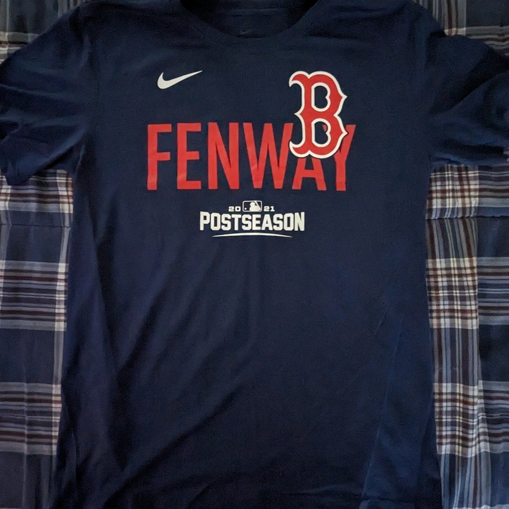 Red Sox dugout shirt‎